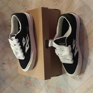 NEW Straye Logan Puff